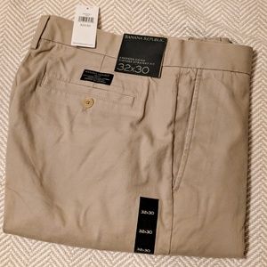 NWT Banana Republic: Emerson Chinos